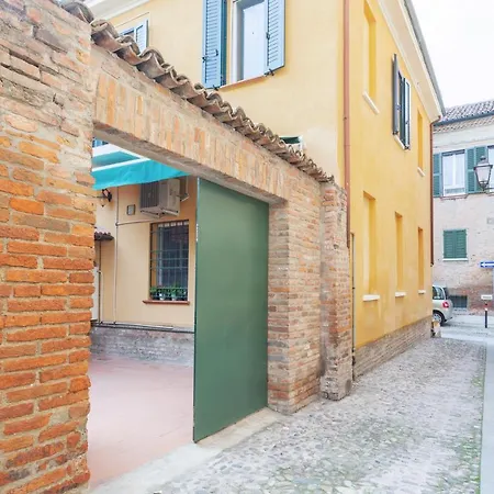 L'Angolo Segreto Nel Pieno Centro Di Ferrara Exterior photo